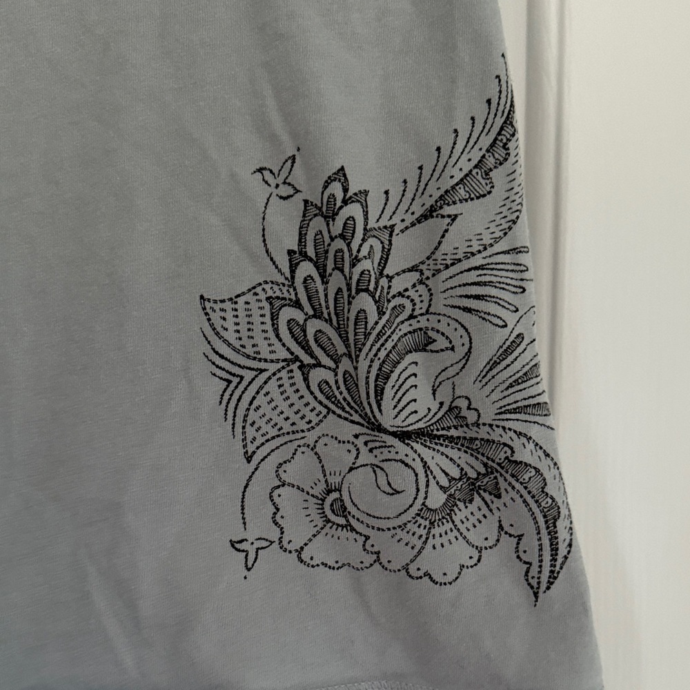 Light Gray Floral Paisley Scoop Neck Short Sleeve Tee - Picture 4 of 7
